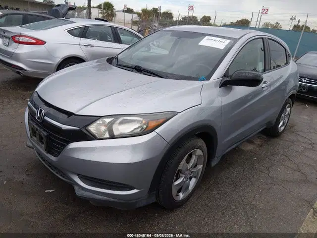 2018 Honda HR-V LX VIN 3CZRU5H38JM715480 фото 2