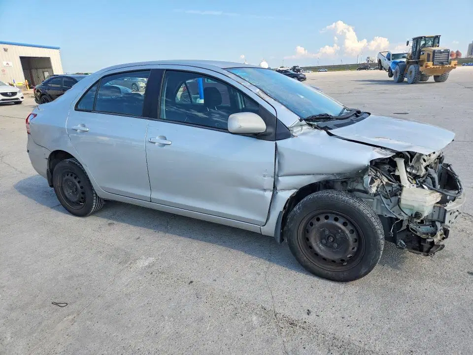 2008 TOYOTA YARIS VIN JTDBT923X81272525 фото 4