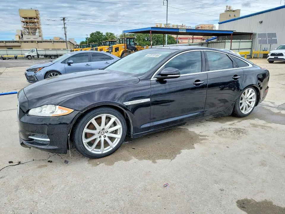 SAJWJ1CD5D8V45373 — 2013 Jaguar XJ, Мелкие вмятины и царапины, фото до ремонта