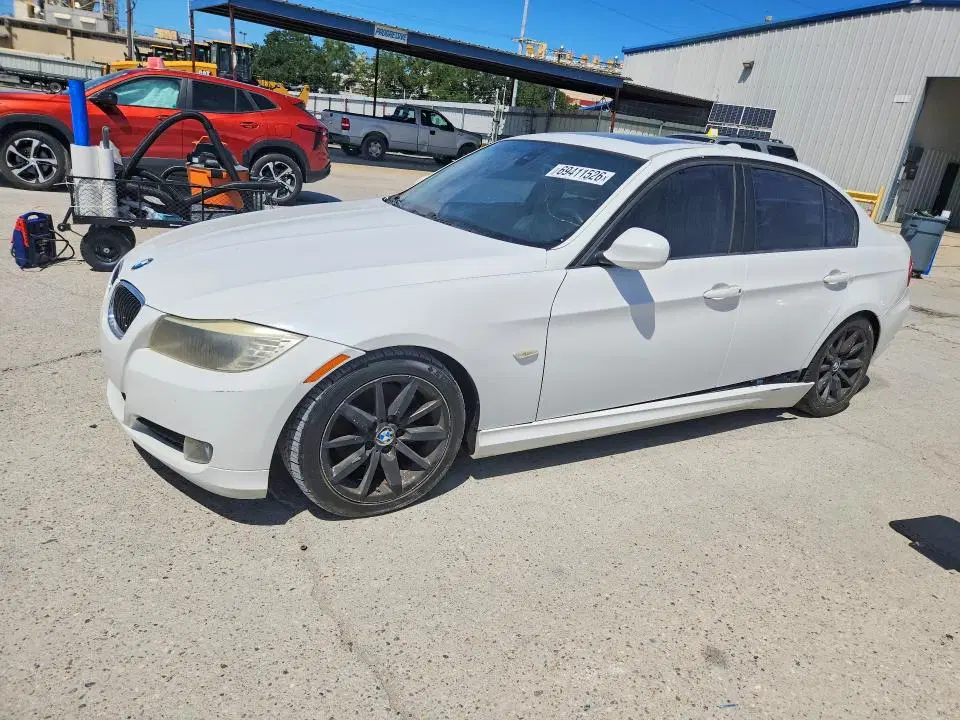 WBAPH53509A435746 — 2009 BMW 328, мелкие вмятины и царапины, фото до ремонта