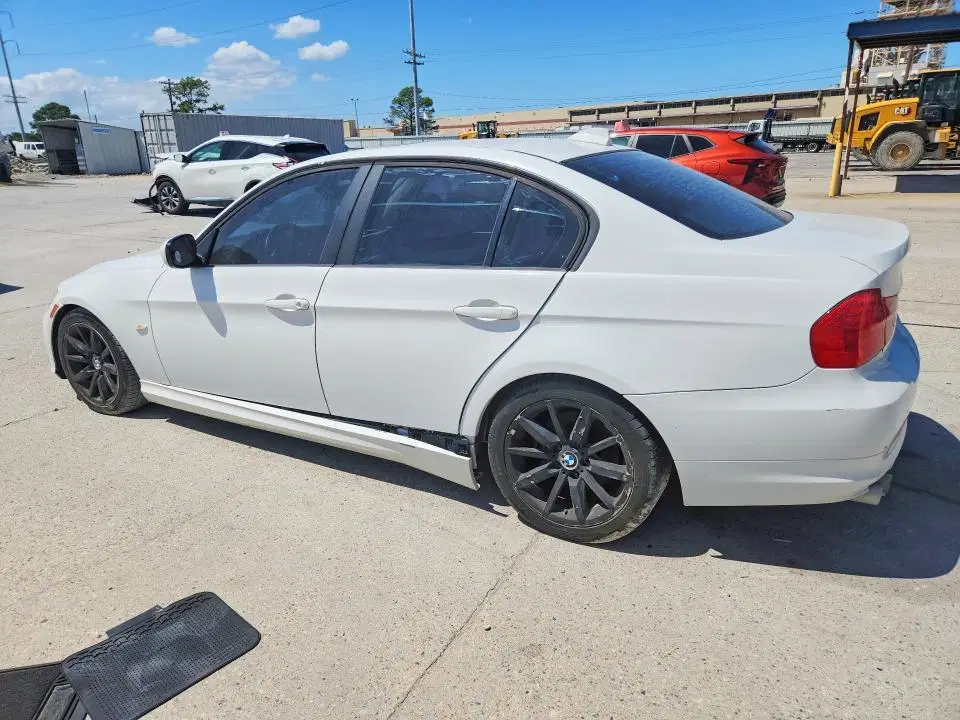 2009 BMW 328 VIN WBAPH53509A435746 фото 2