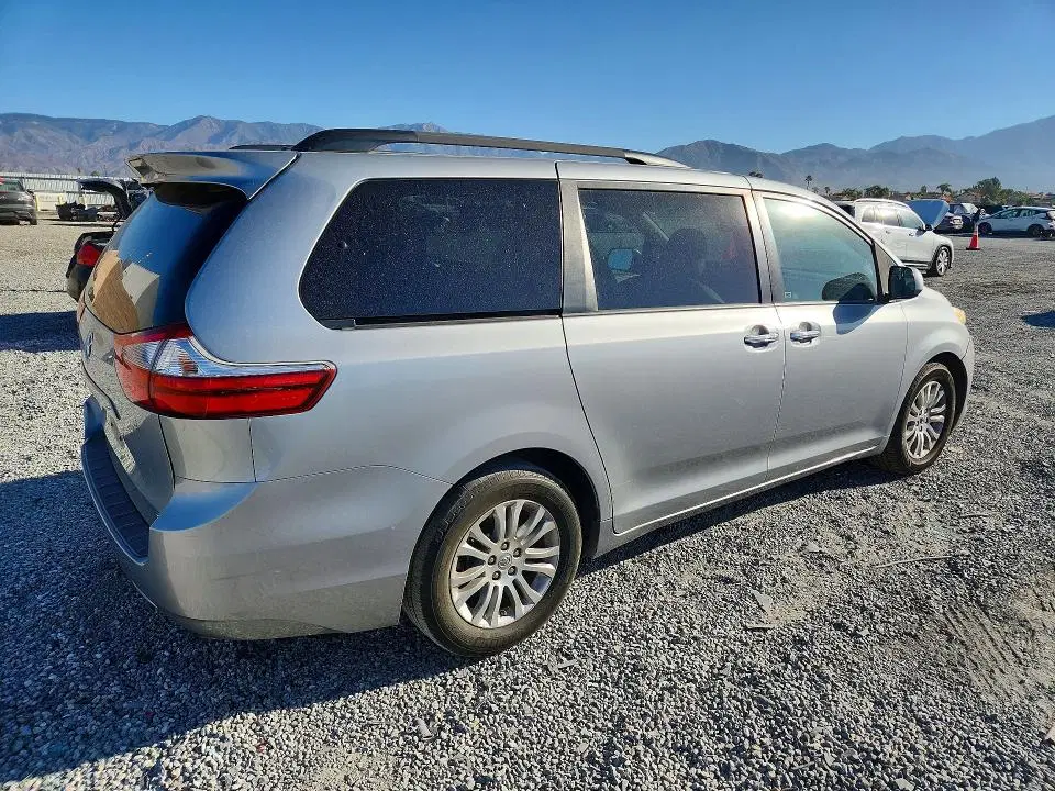 2017 Toyota Sienna VIN 5TDYZ3DC0HS864389 фото 3