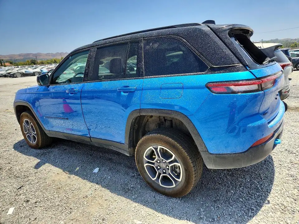 2022 Jeep Grand Cherokee VIN 1C4RJYC66N8748019 фото 2