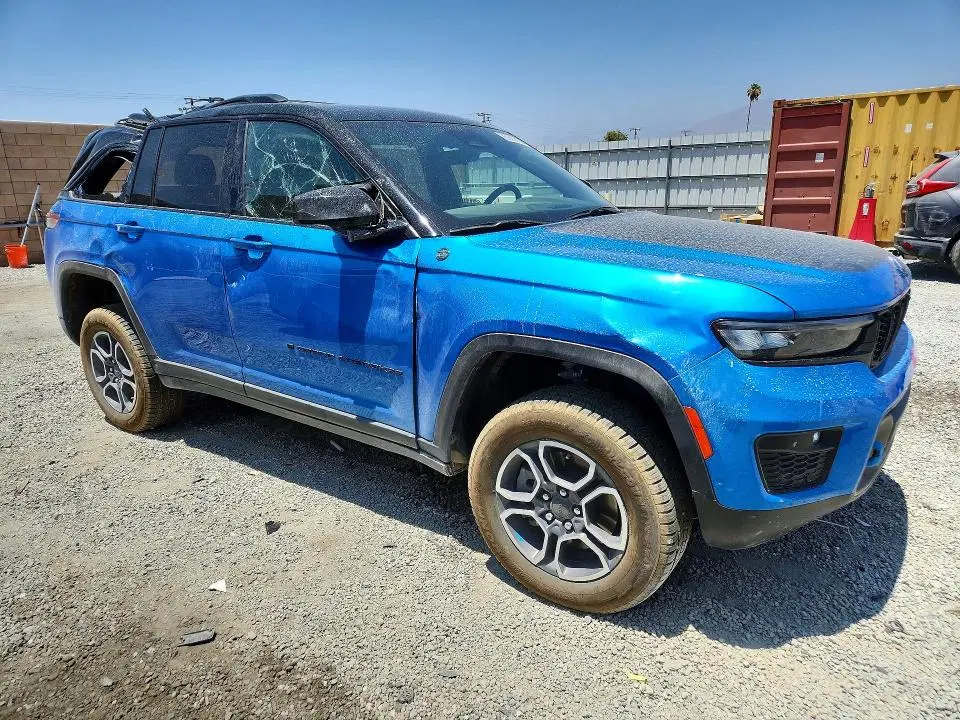 2022 Jeep Grand Cherokee VIN 1C4RJYC66N8748019 фото 4