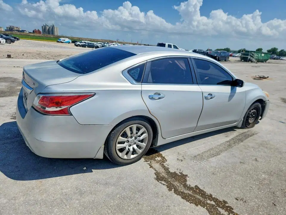 2015 NISSAN ALTIMA VIN 1N4AL3AP2FN882847 фото 3