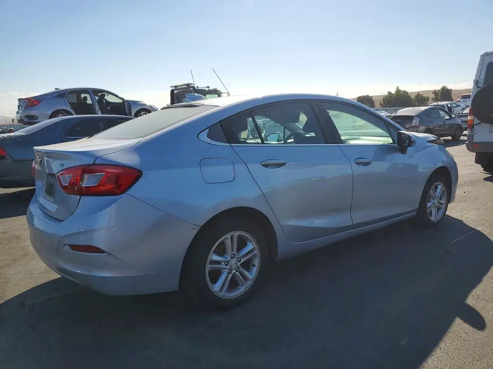 2018 Chevrolet Cruze VIN 1G1BE5SM9J7183486 фото 3