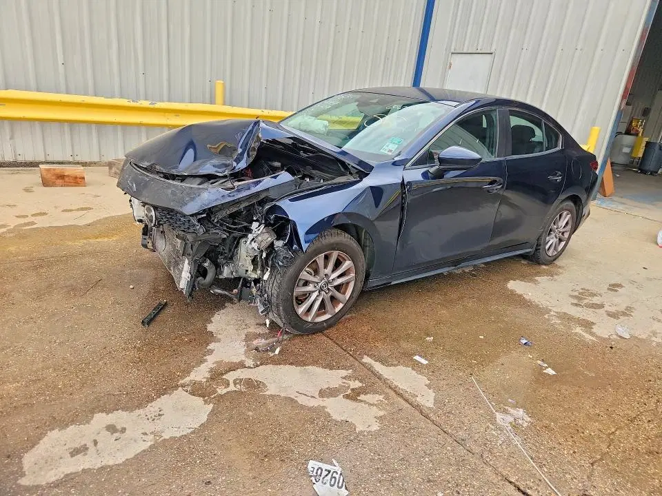 3MZBPABL7LM136738 — 2020 Mazda 3, Передняя часть, фото до ремонта