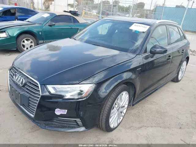 2018 Audi A3 E-tron 1.4t Premium/1.4t Tech Premium VIN WAUUPBFF3JA081430 фото 2