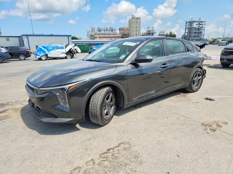 3KPFT4DE6SE121088 — 2025 Kia K4, Задняя часть, фото до ремонта