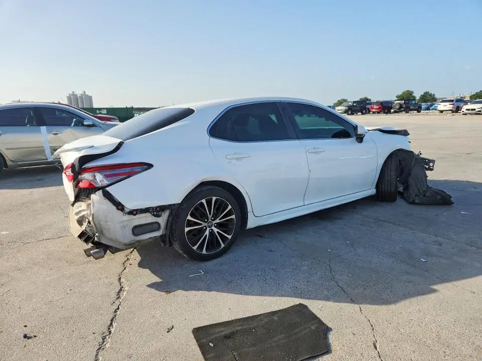 2018 TOYOTA CAMRY VIN 4T1B11HK7JU531364 фото 3