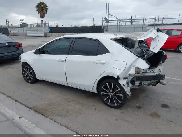 2018 Toyota COROLLA SE VIN 5YFBURHE4JP800535 фото 3