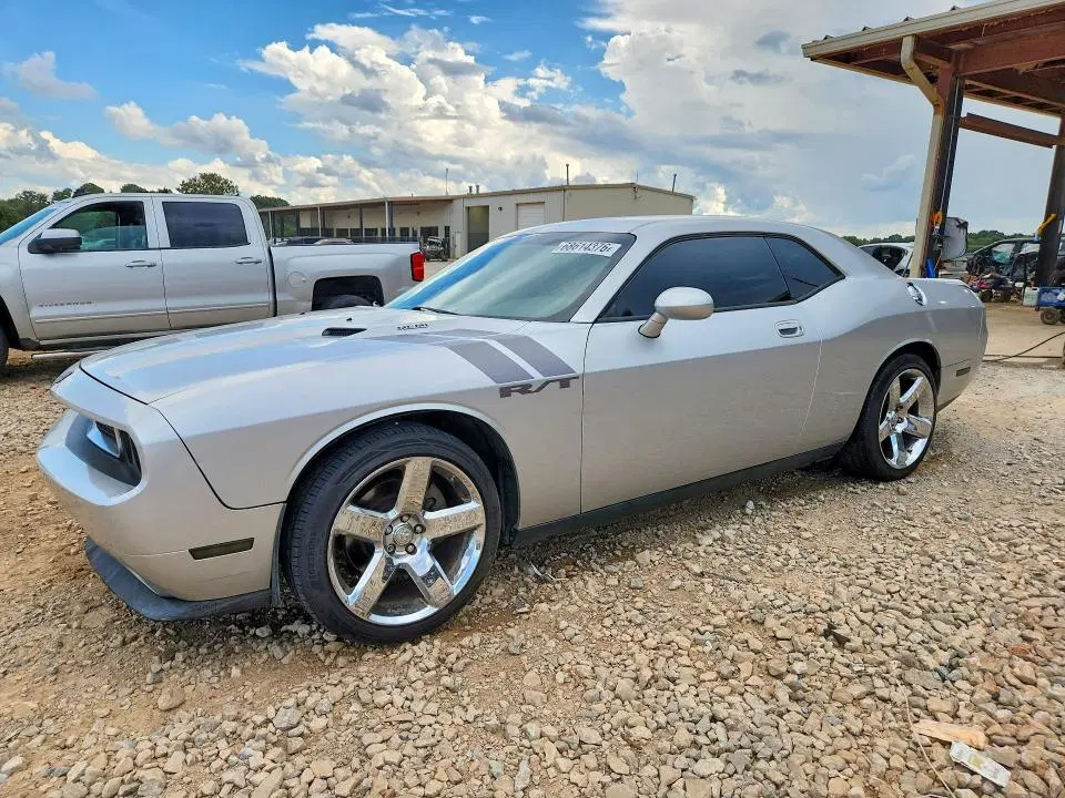 2B3LJ54TX9H541532 — 2009 Dodge Challenger, Передняя часть, фото до ремонта