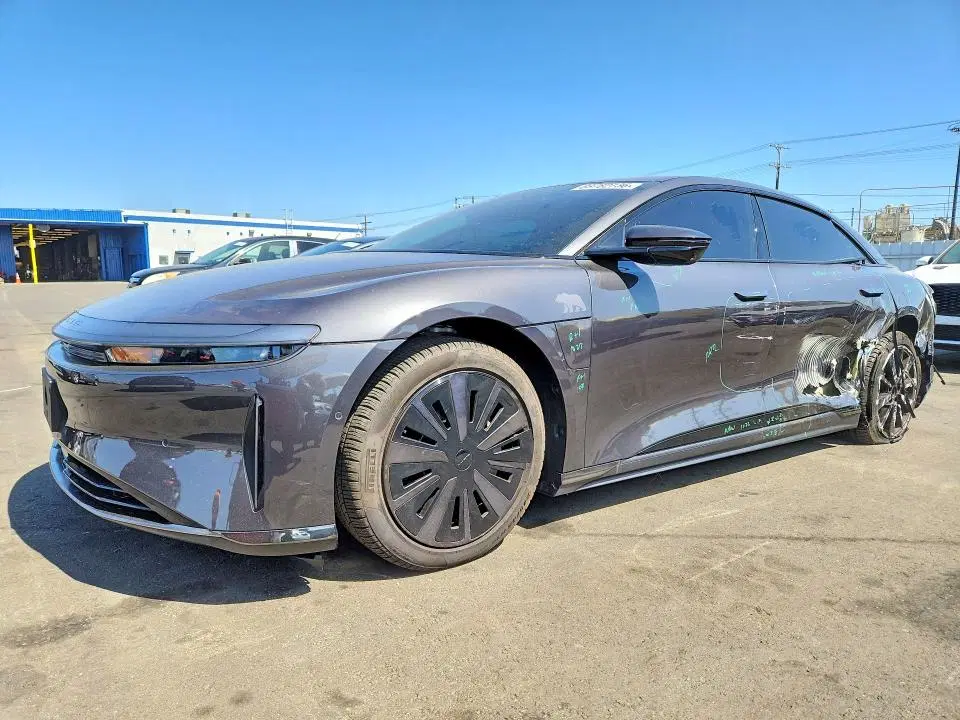50EA1PGA2SA011132 — 2025 Lucid Motors AIR, боковая часть, фото до ремонта