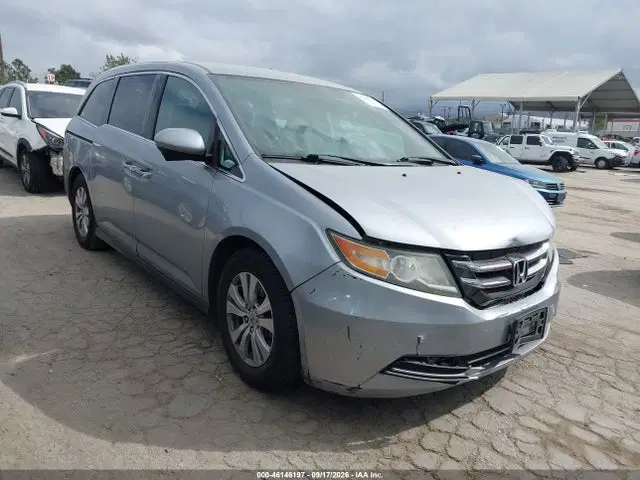 5FNRL5H40GB153864 — 2016 Honda Odyssey EX, передняя часть, фото до ремонта