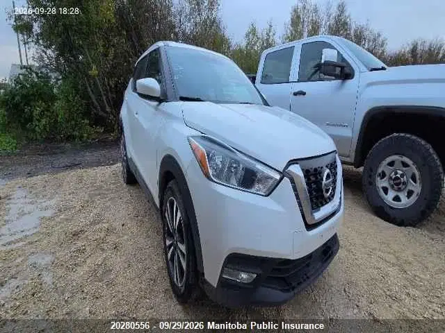 3N1CP5CV9LL497136 — 2020 Nissan Kicks SV, Град, фото до ремонта
