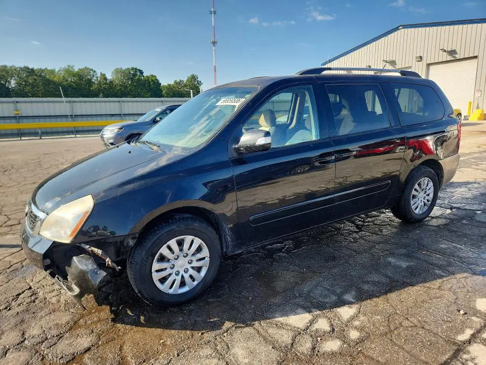 KNDMG4C70B6411556 — 2011 Kia Sedona, Передняя часть, фото до ремонта