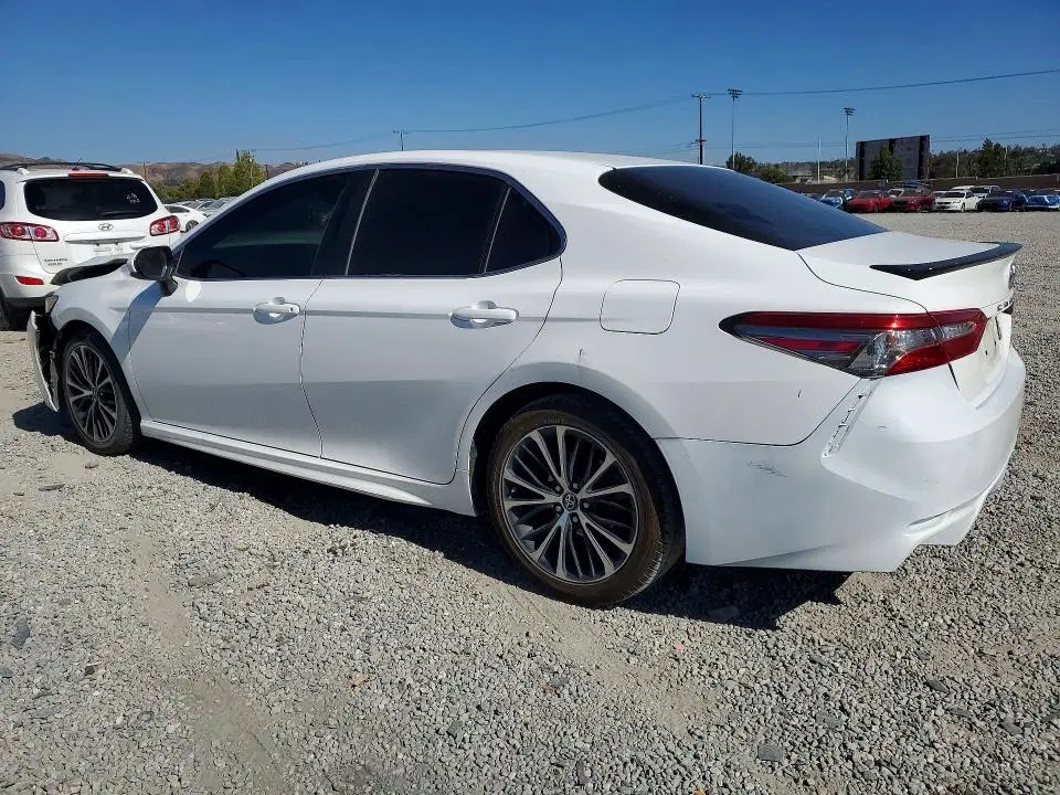 2018 Toyota Camry VIN 4T1B11HKXJU099398 фото 2