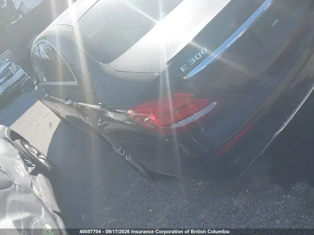 2018 Mercedes-Benz E 300 4matic VIN WDDZF4KB9JA395986 фото 3