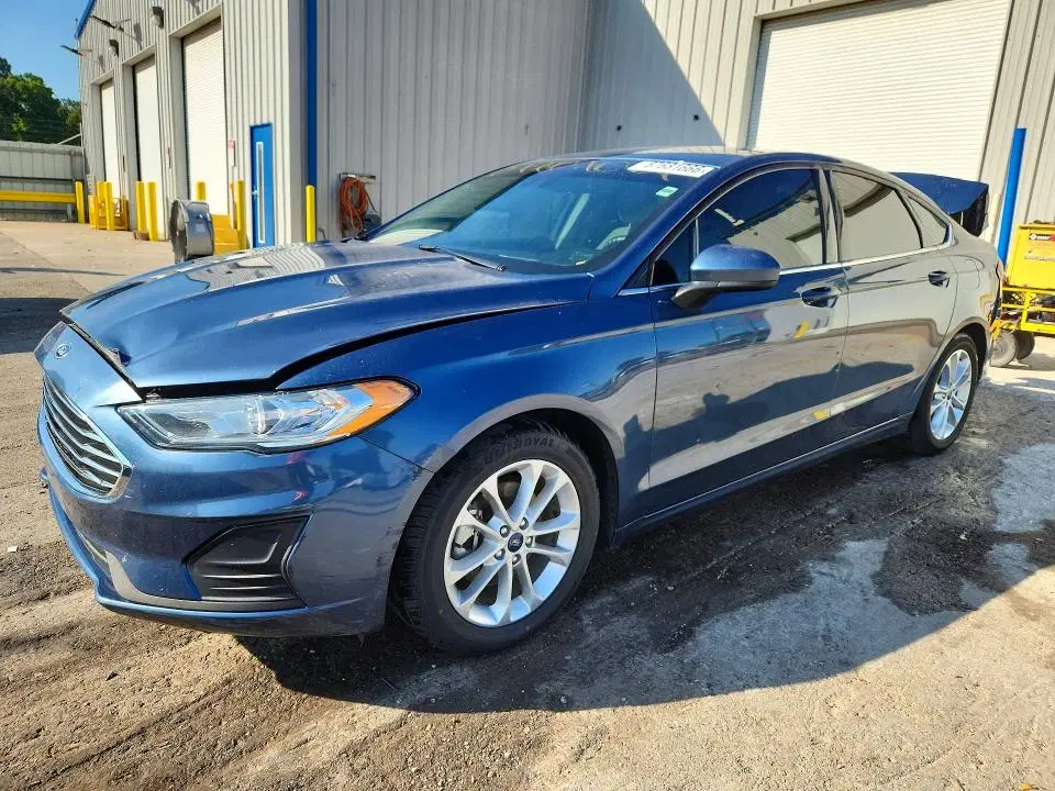 3FA6P0HD6KR172250 — 2019 Ford Fusion, задняя часть, фото до ремонта
