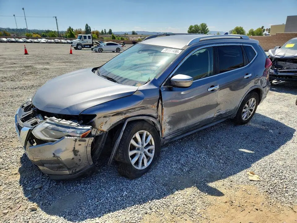 JN8AT2MV4LW139972 — 2020 Nissan Rogue, передняя часть, фото до ремонта