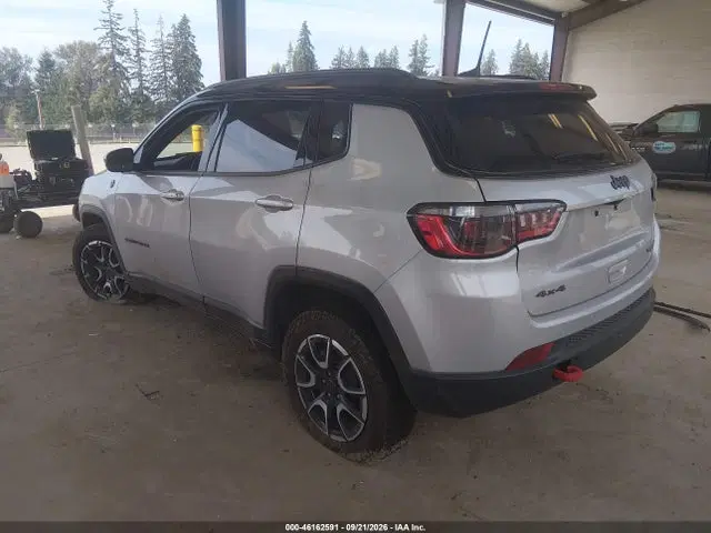 2025 Jeep Compass Trailhawk 4x4 VIN 3C4NJDDN3ST533188 фото 3