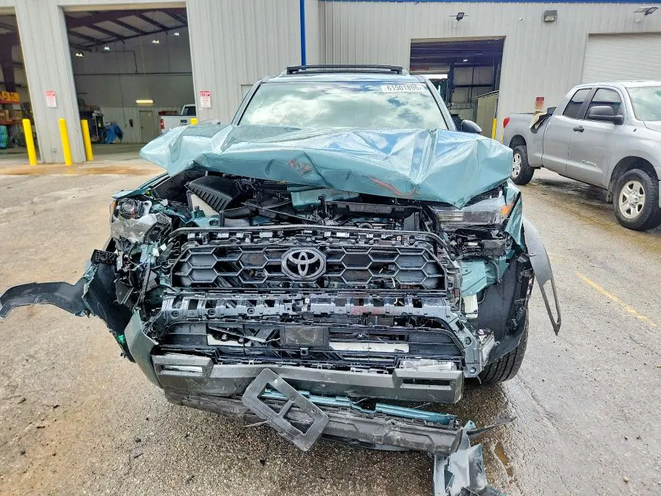 2026 TOYOTA 4RUNNER VIN JTEVB5BR7T5040331 фото 4
