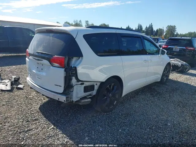 2018 Chrysler Pacifica Limited VIN 2C4RC1GG8JR358350 фото 4
