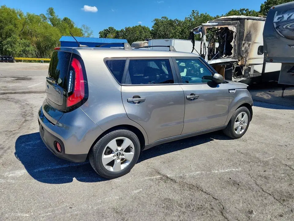 2017 KIA SOUL VIN KNDJN2A29H7424443 фото 3