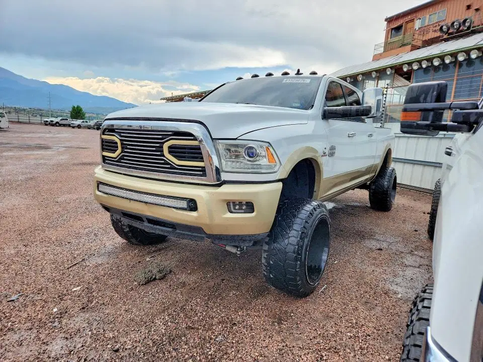 3C63R3NL0EG142656 — 2014 RAM 3500, мелкие вмятины и царапины, фото до ремонта