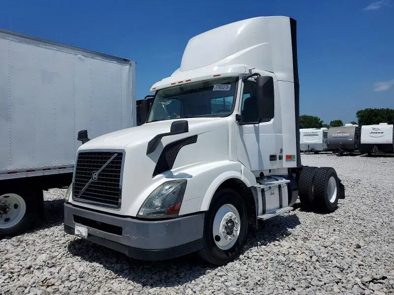 2017 VOLVO VN VIN 4V4N39TG5HN988048 фото 2