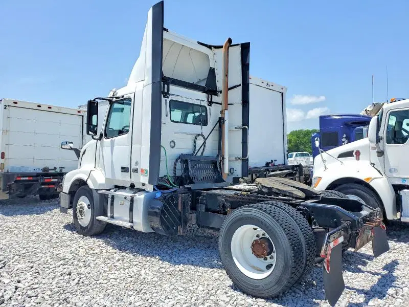 2017 VOLVO VN VIN 4V4N39TG5HN988048 фото 3