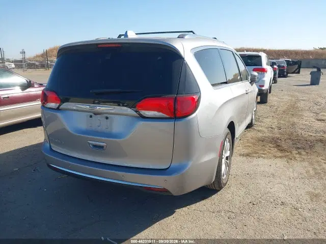 2018 Chrysler Pacifica Touring L VIN 2C4RC1BG1JR246240 фото 4