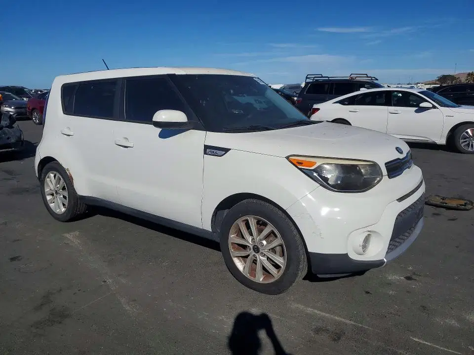 2018 KIA Soul VIN KNDJP3A54J7889986 фото 4