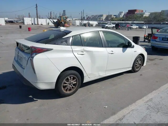 2016 Toyota Prius Two Eco VIN JTDKARFU2G3004015 фото 4