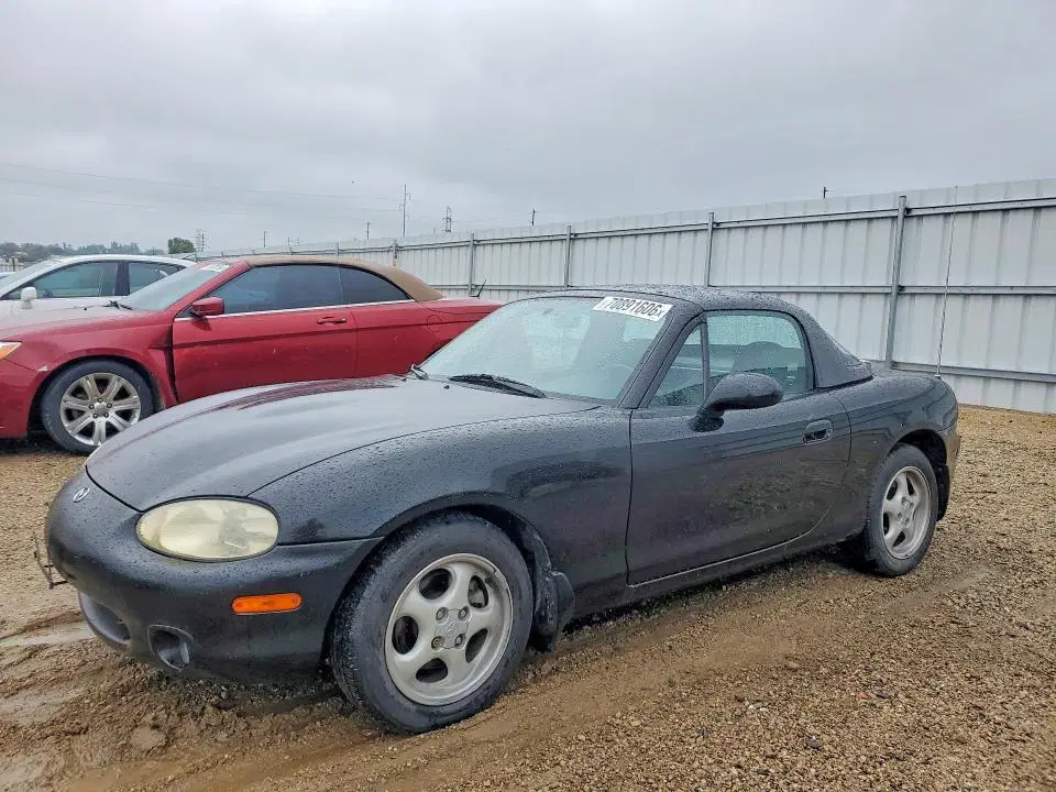 JM1NB3535Y0139654 — 2000 Mazda MX-5 Miata, Естественный износ, фото до ремонта
